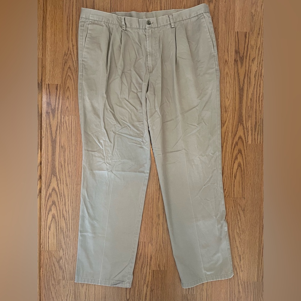 Dockers Men’s Cream Khaki Pants Classic Fit Size 42X34